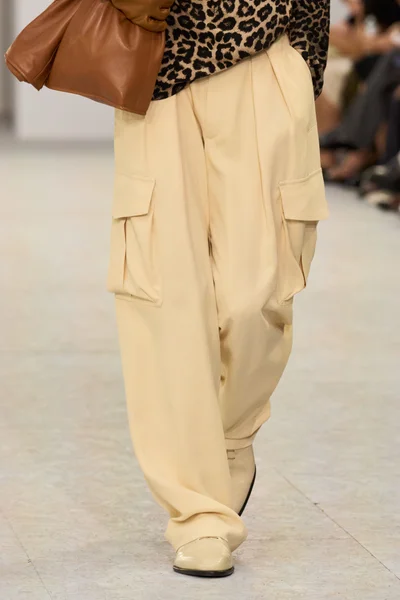 Look 13